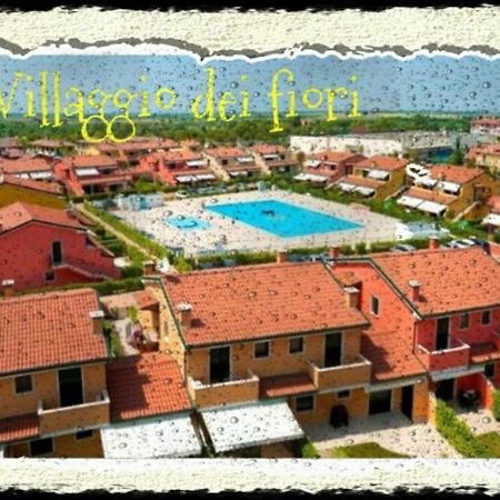 Iris 20 In Posizione Strategica, Indipendente, All'Interno Del Villaggio Dei Fiori Caorle Exteriér fotografie